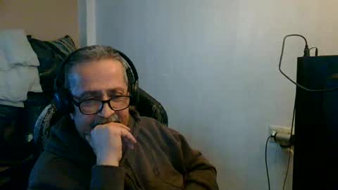 Snapshot of neron401 chatting on 04.18.26 neron401 online show from 04.18.26