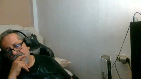 Snapshot of neron401 chatting on 07.04.26 neron401 online show from 07.04.26
