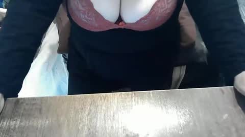 Snapshot of neslihan35 chatting on 02.18.25 neslihan online show from 02.18.25