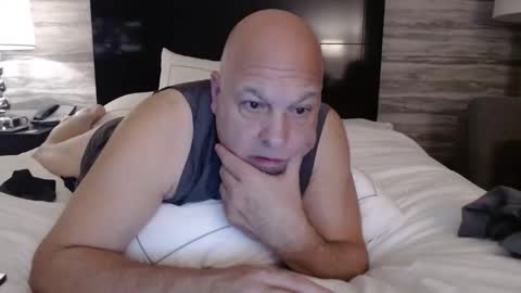 Snapshot of nethggoes85 chatting on 12.18.25 nethggoes85 online show from 12.18.25