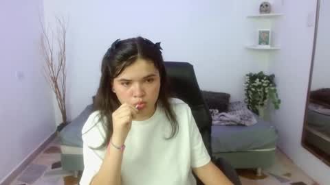 Snapshot of netsuki_ chatting on 02.28.26 Netsuki online show from 02.28.26