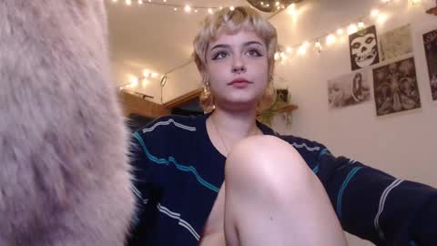 Snapshot of neurotic_witch chatting on 02.26.25 Mar online show from 02.26.25