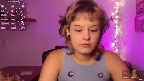 Snapshot of neurotic_witch chatting on 09.16.25 Mar online show from 09.16.25