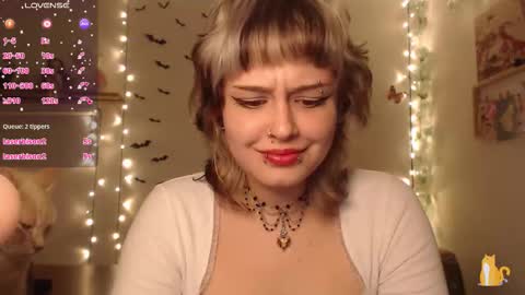 Snapshot of neurotic_witch chatting on 09.20.25 Mar online show from 09.20.25