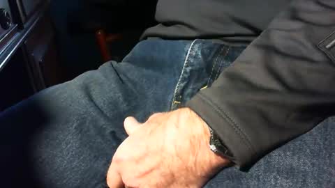 nevrsaynevr2000 online show from 01.27.25