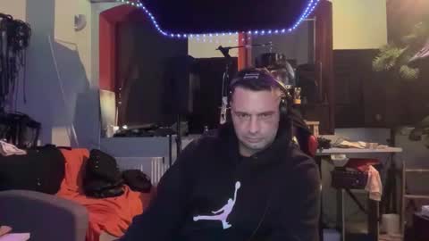 newguy2025 online show from 11.06.25