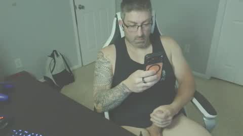 Snapshot of newevo chatting on 05.19.26 newevo online show from 05.19.26