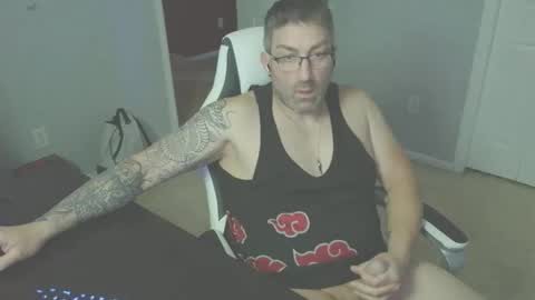 Snapshot of newevo chatting on 05.26.26 newevo online show from 05.26.26