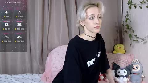 Snapshot of nextvibe1 chatting on 11.24.25 NextVibe1 online show from 11.24.25