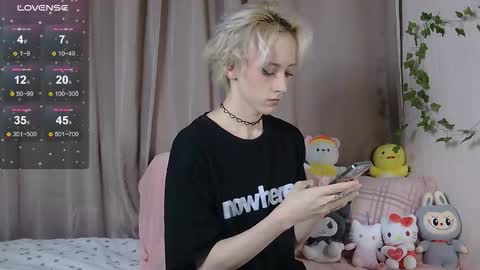 Snapshot of nextvibe1 chatting on 11.25.25 NextVibe1 online show from 11.25.25