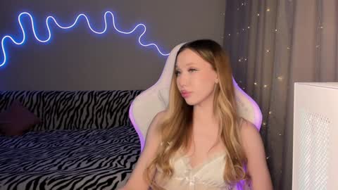 Mina online show from 01.24.25