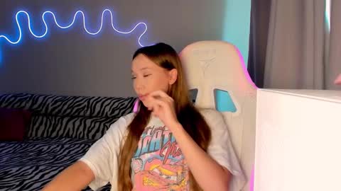 Mina online show from 09.20.25