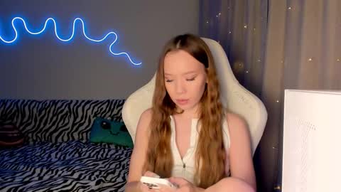 Mina online show from 12.04.25