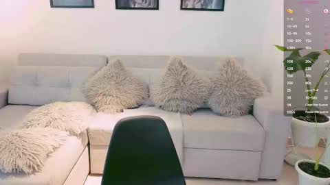 Snapshot of neythan__blaze chatting on 10.06.25 online show from 10.06.25