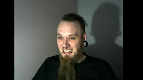 Snapshot of nezvers chatting on 03.11.25 YouPick online show from 03.11.25