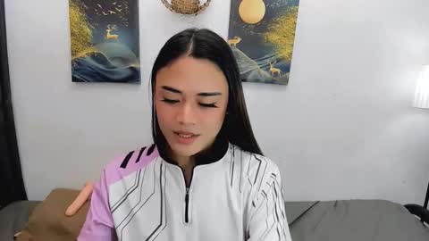 Snapshot of nhicolehollywood chatting on 11.16.25 hottie nicole online show from 11.16.25