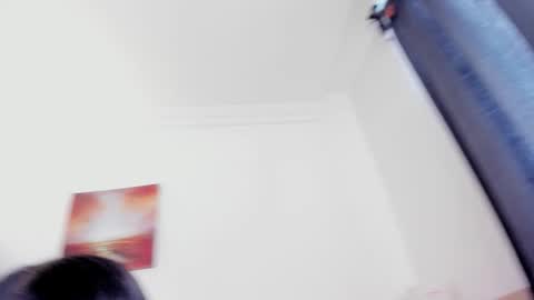 laura  online show from 09.15.25