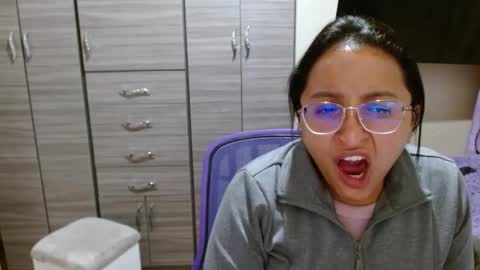 Snapshot of nia_cop chatting on 01.04.25 Dani online show from 01.04.25