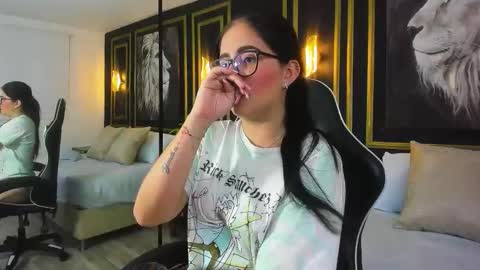 N I A online show from 10.24.25