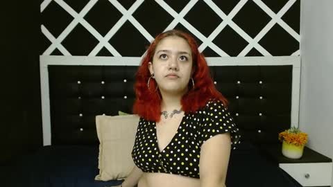 Estefani  online show from 12.31.24