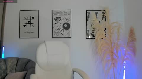 Nia online show from 09.16.25