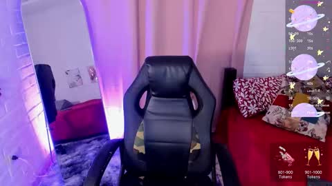 Snapshot of niafire chatting on 11.28.25 Nia online show from 11.28.25