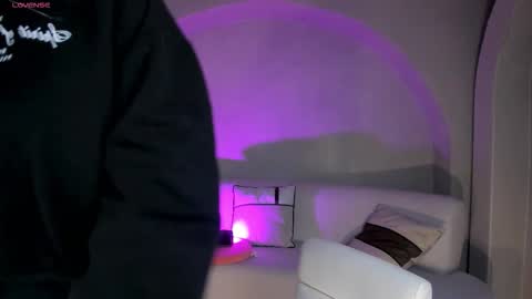 SQUIRTER DOLL    online show from 10.27.25