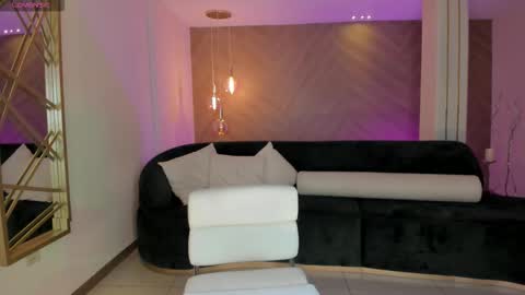 SQUIRTER DOLL    online show from 10.31.25