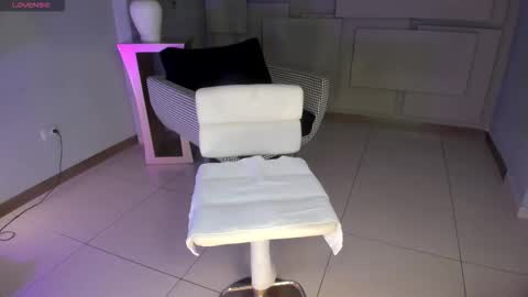 SQUIRTER DOLL    online show from 12.13.25