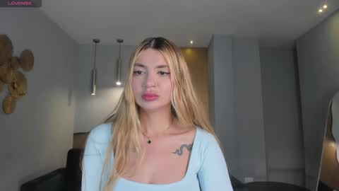 Snapshot of niaholland chatting on 03.14.26 SQUIRTER DOLL online show from 03.14.26
