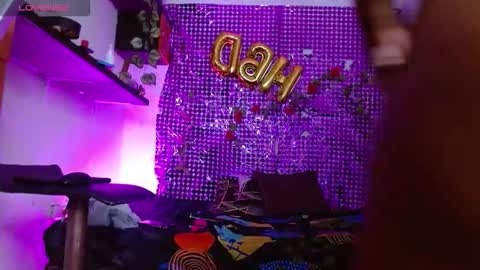 Snapshot of niawk_ chatting on 11.28.25 Niawk online show from 11.28.25