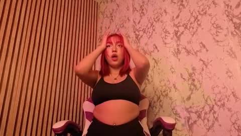 Snapshot of nicecherry_ chatting on 11.11.25 Michell online show from 11.11.25