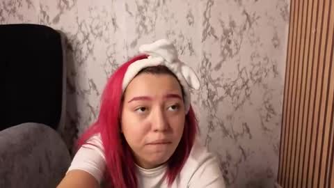 Snapshot of nicecherry_ chatting on 11.30.25 Michell online show from 11.30.25