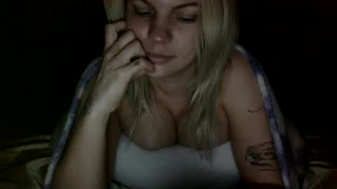 Snapshot of nicecolddrink2 chatting on 01.06.25 Amber online show from 01.06.25