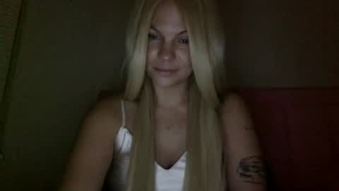 Snapshot of nicecolddrink2 chatting on 11.29.25 Amber online show from 11.29.25