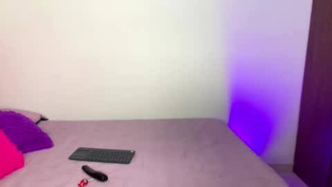 Snapshot of nicejuli19 chatting on 11.24.25 Julieta online show from 11.24.25