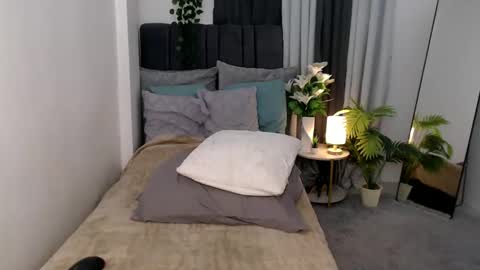 Snapshot of nicenalla chatting on 12.09.24 Wens online show from 12.09.24