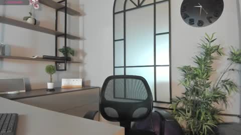 Snapshot of nick_torn chatting on 09.19.25 Nick online show from 09.19.25