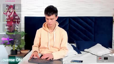 Snapshot of nick_torn chatting on 09.26.25 Nick online show from 09.26.25