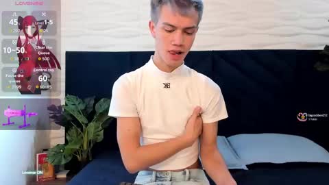 Snapshot of nick_torn chatting on 10.09.25 Nick online show from 10.09.25