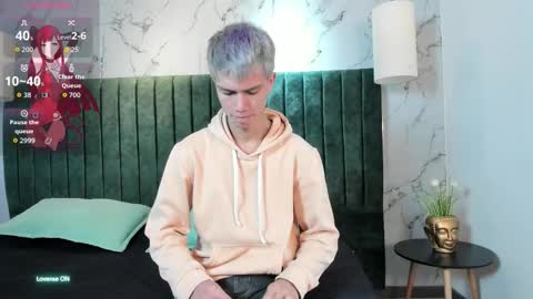 Snapshot of nick_torn chatting on 10.15.25 Nick online show from 10.15.25