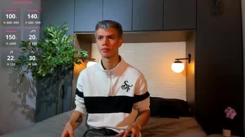 Snapshot of nick_torn chatting on 10.19.25 Nick online show from 10.19.25