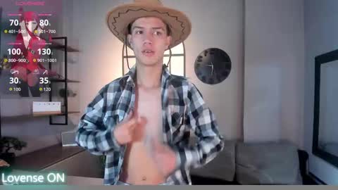 Snapshot of nick_torn chatting on 10.31.25 Nick online show from 10.31.25