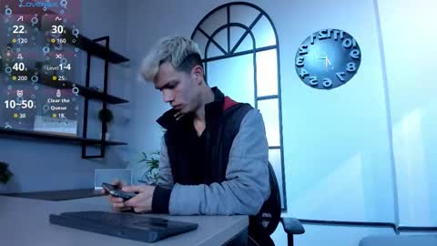 Snapshot of nick_torn chatting on 11.09.25 Nick online show from 11.09.25