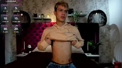 Snapshot of nick_torn chatting on 11.15.25 Nick online show from 11.15.25