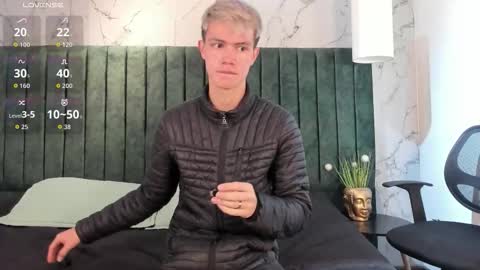 Snapshot of nick_torn chatting on 11.17.25 Nick online show from 11.17.25