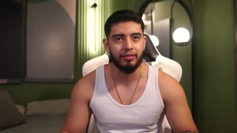 Snapshot of nick_vans chatting on 10.24.25 Jhohan online show from 10.24.25