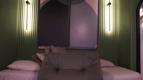 Snapshot of nick_vans chatting on 10.27.25 Jhohan online show from 10.27.25