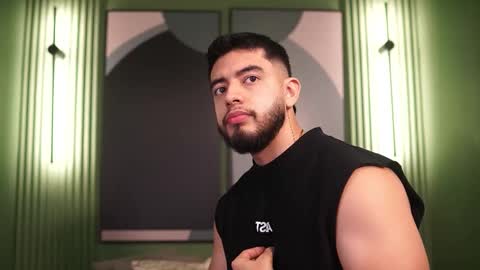 Snapshot of nick_vans chatting on 10.28.25 Jhohan online show from 10.28.25