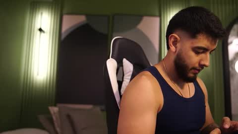 Snapshot of nick_vans chatting on 11.02.25 Jhohan online show from 11.02.25